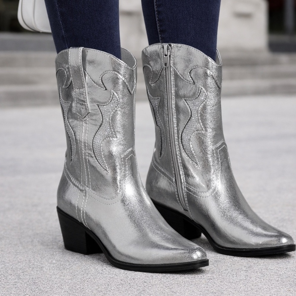 Silver Edgy Cowgirl boots.